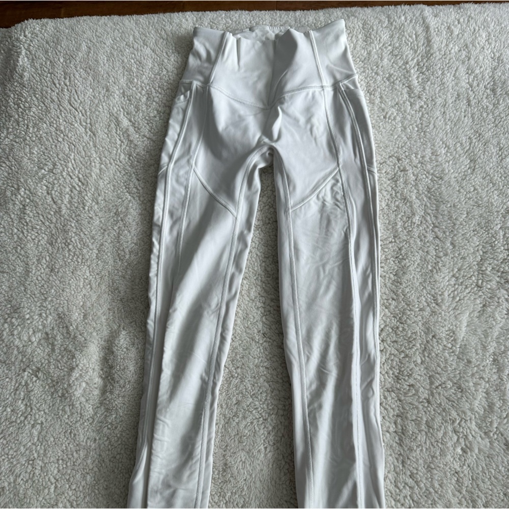 Lululemon leggings - size 0 white - super cute and fitted, pockets